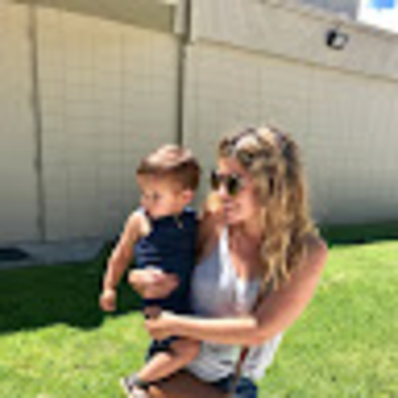 Meet your Posher, Ana - Picture 1 of 1